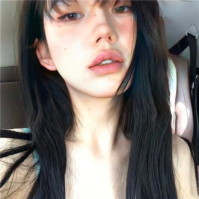 黑衣女孩